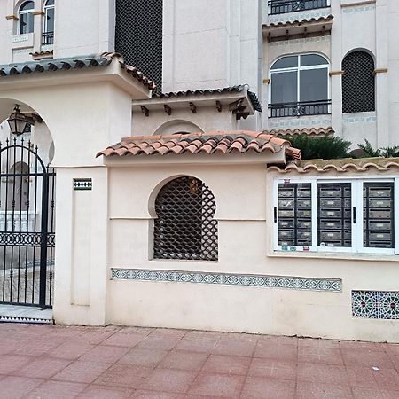Residencia Alhambra Los Cisnes Torrevieja Bagian luar foto