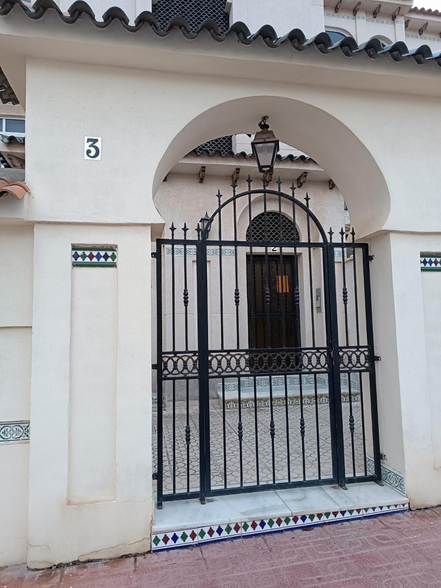Residencia Alhambra Los Cisnes Torrevieja Bagian luar foto