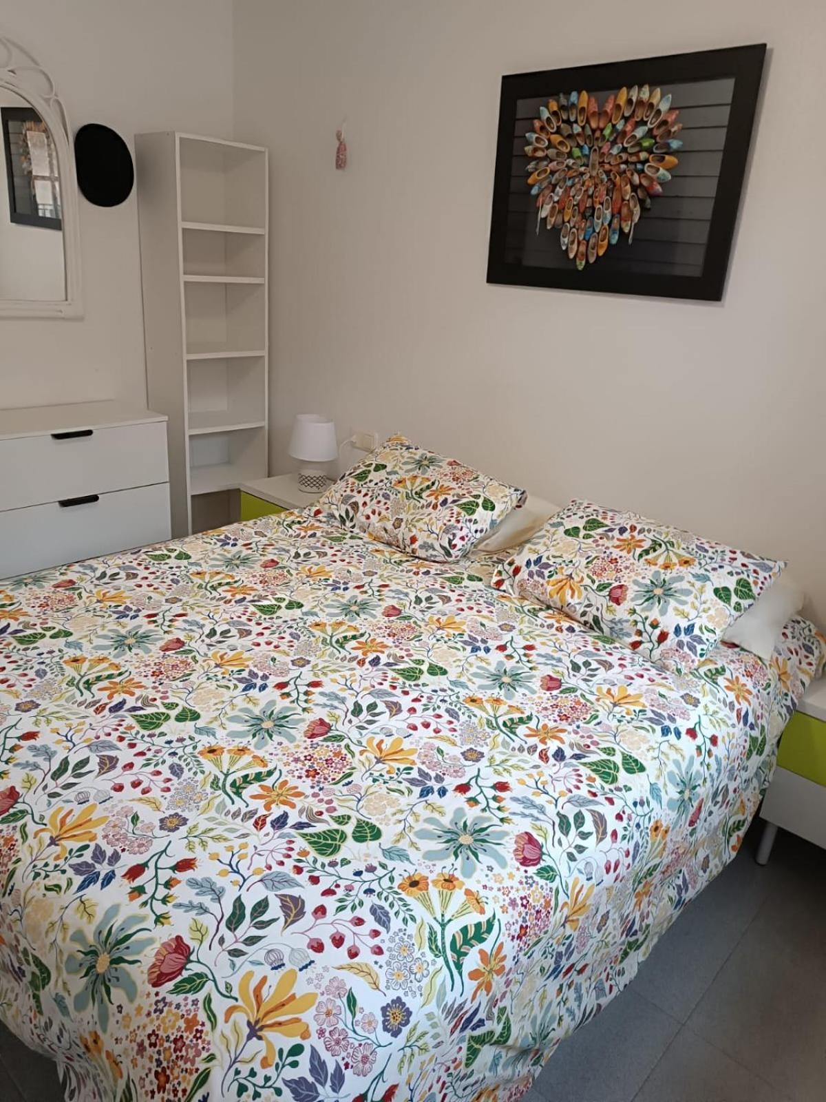 Residencia Alhambra Los Cisnes Torrevieja Ruang foto