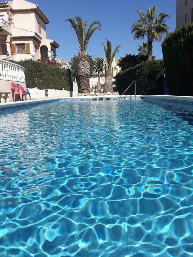 Residencia Alhambra Los Cisnes Torrevieja Bagian luar foto
