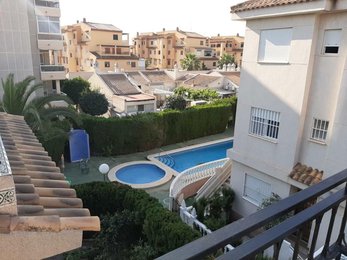 Residencia Alhambra Los Cisnes Torrevieja Bagian luar foto