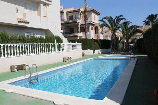 Residencia Alhambra Los Cisnes Torrevieja Bagian luar foto